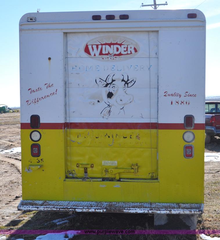 image for item G7179 1994 GMC Grumman P35 delivery van