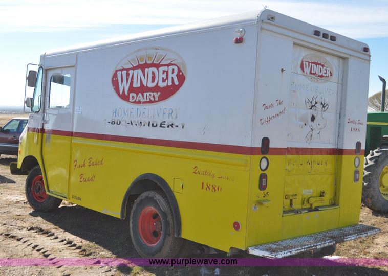 image for item G7179 1994 GMC Grumman P35 delivery van