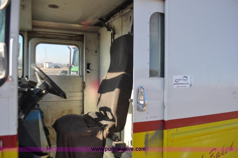 image for item G7179 1994 GMC Grumman P35 delivery van