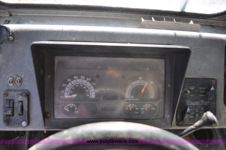 image for item G7179 1994 GMC Grumman P35 delivery van