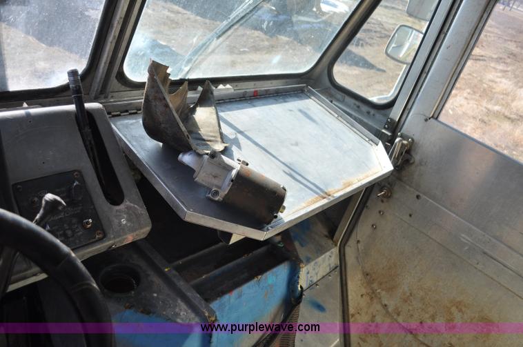 image for item G7179 1994 GMC Grumman P35 delivery van