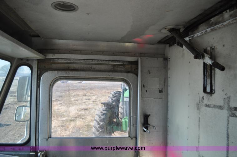 image for item G7179 1994 GMC Grumman P35 delivery van