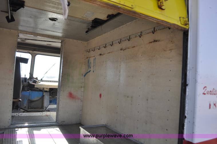 image for item G7179 1994 GMC Grumman P35 delivery van