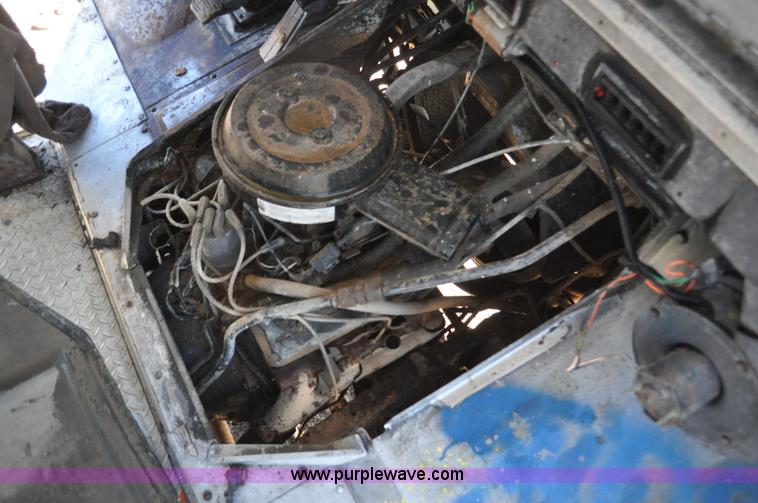 image for item G7179 1994 GMC Grumman P35 delivery van