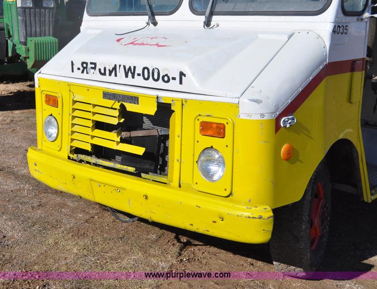 image for item G7179 1994 GMC Grumman P35 delivery van