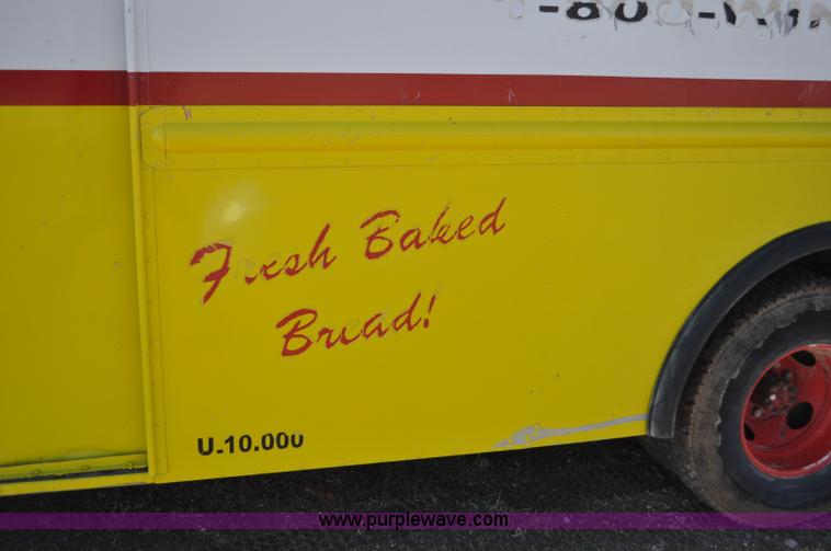 image for item G7179 1994 GMC Grumman P35 delivery van