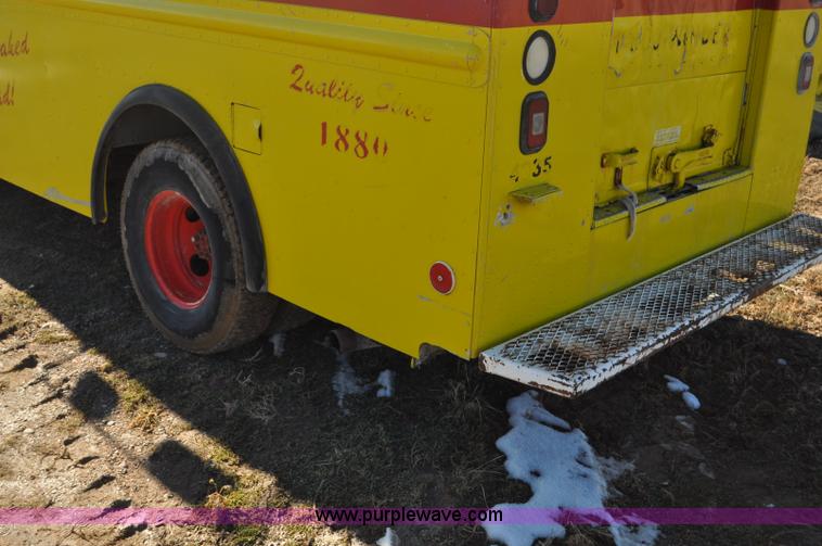 image for item G7179 1994 GMC Grumman P35 delivery van