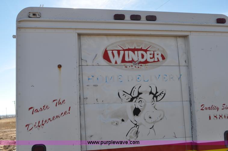 image for item G7179 1994 GMC Grumman P35 delivery van