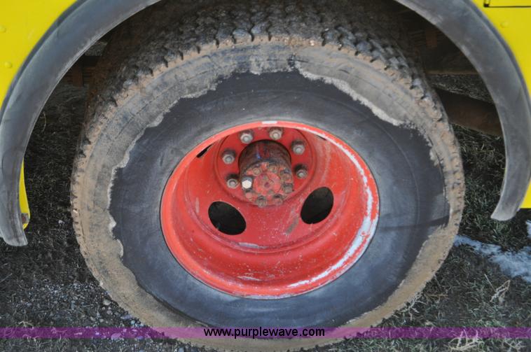 image for item G7179 1994 GMC Grumman P35 delivery van