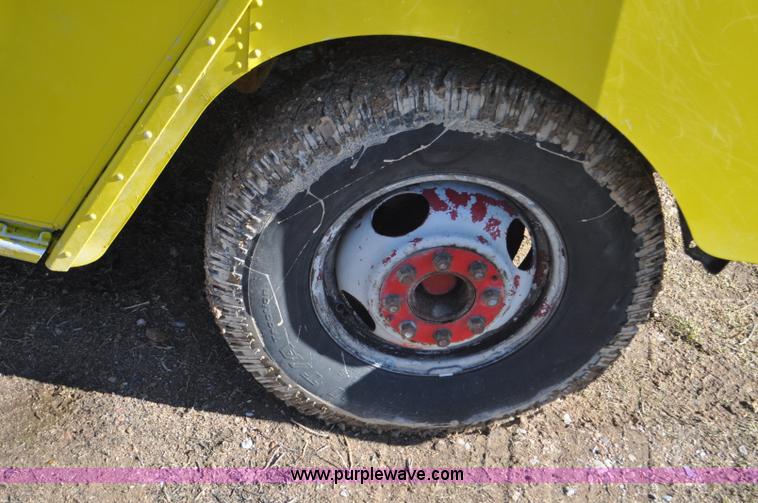 image for item G7179 1994 GMC Grumman P35 delivery van