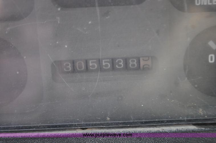 image for item G7179 1994 GMC Grumman P35 delivery van