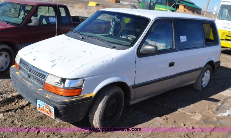 image for item G7182 1992 Dodge Caravan LE