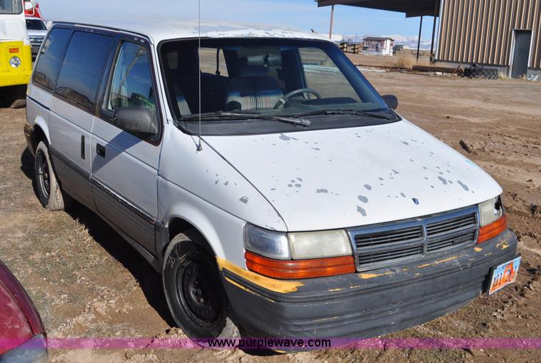 image for item G7182 1992 Dodge Caravan LE
