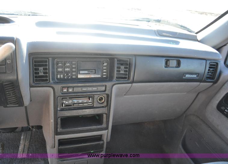 image for item G7182 1992 Dodge Caravan LE