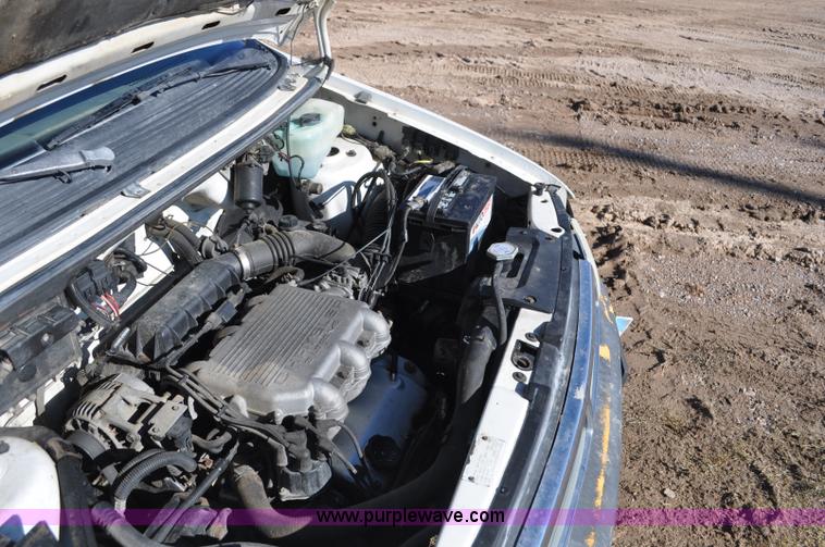 image for item G7182 1992 Dodge Caravan LE