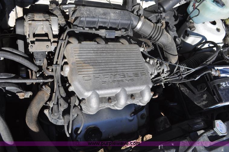 image for item G7182 1992 Dodge Caravan LE