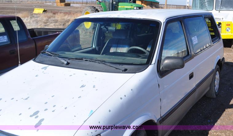 image for item G7182 1992 Dodge Caravan LE