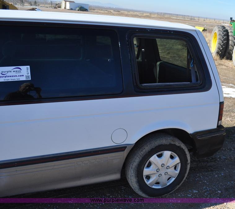 image for item G7182 1992 Dodge Caravan LE