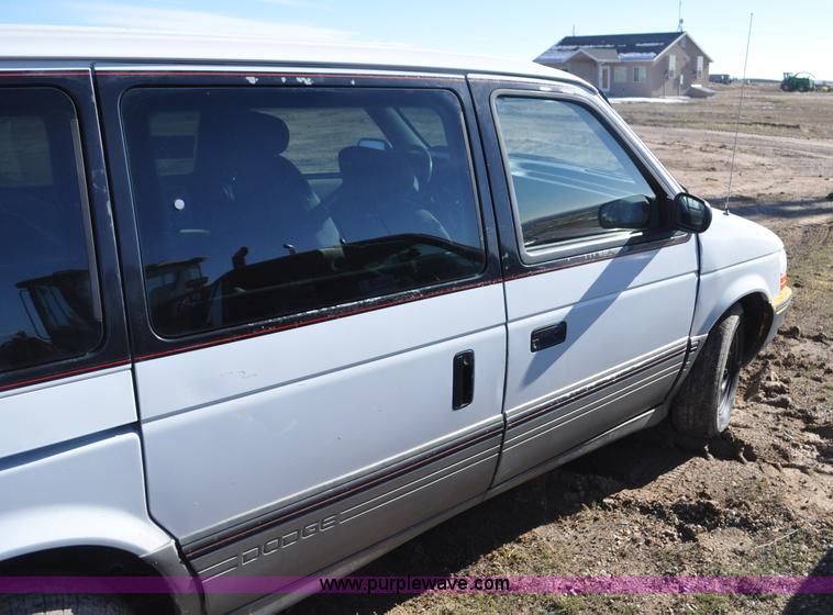 image for item G7182 1992 Dodge Caravan LE