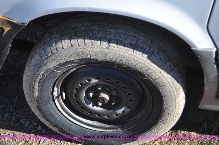 image for item G7182 1992 Dodge Caravan LE