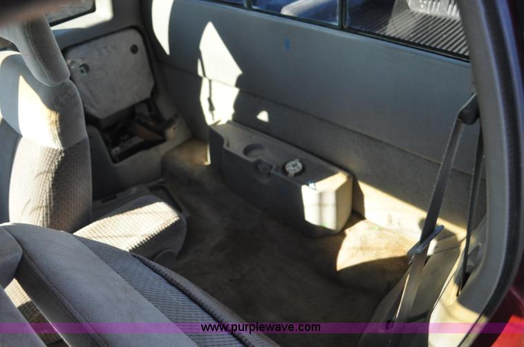 image for item G7183 1994 GMC Sonoma SLE Ext. Cab pickup truck