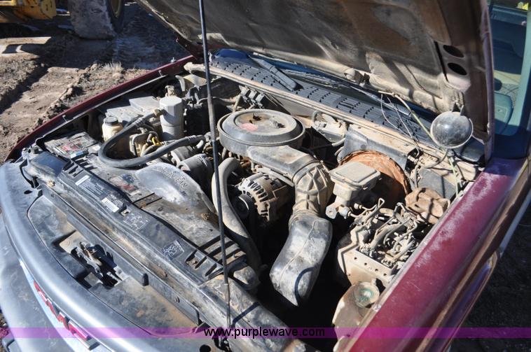 image for item G7183 1994 GMC Sonoma SLE Ext. Cab pickup truck