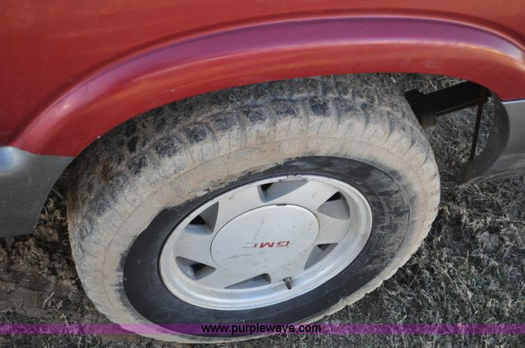 image for item G7183 1994 GMC Sonoma SLE Ext. Cab pickup truck