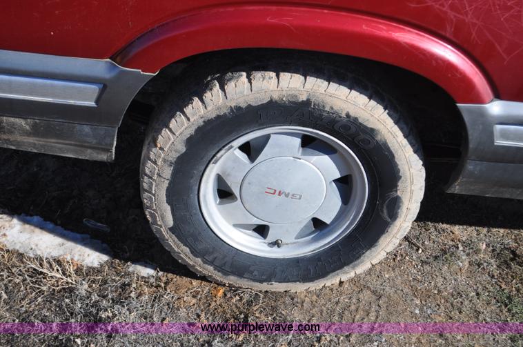 image for item G7183 1994 GMC Sonoma SLE Ext. Cab pickup truck