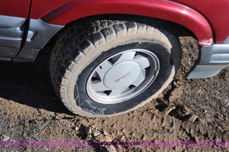 image for item G7183 1994 GMC Sonoma SLE Ext. Cab pickup truck