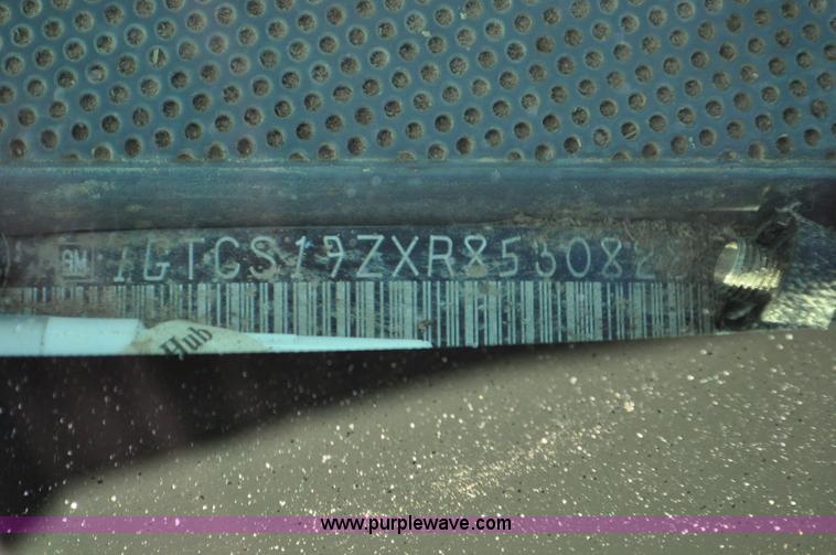 image for item G7183 1994 GMC Sonoma SLE Ext. Cab pickup truck