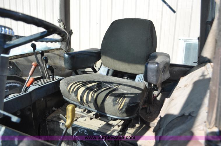 image for item G7184 1984 John Deere 4850 MFWD tractor