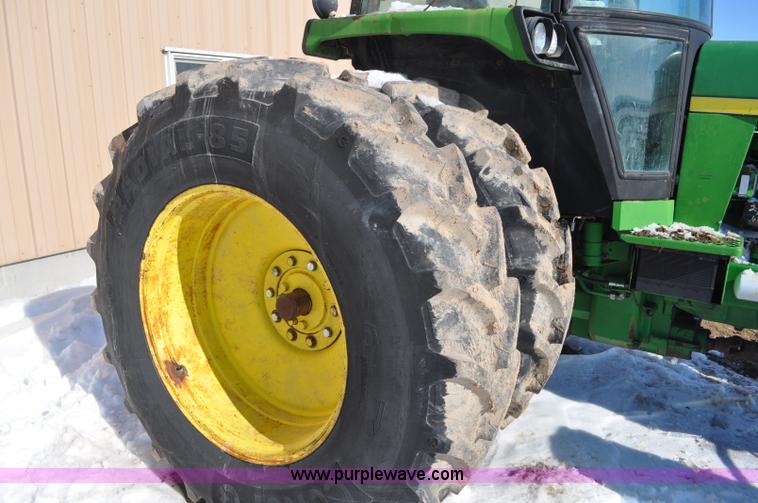 image for item G7184 1984 John Deere 4850 MFWD tractor