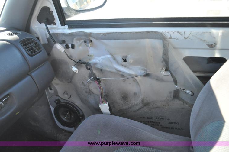 image for item G7185 1999 Dodge Dakota Club Cab pickup truck