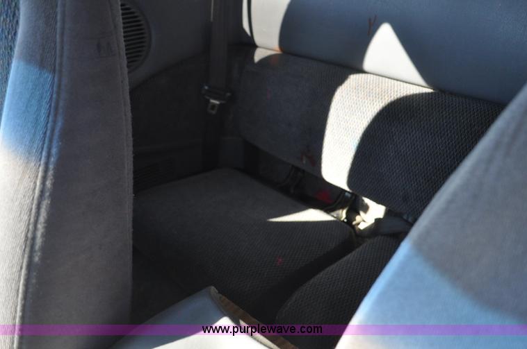 image for item G7185 1999 Dodge Dakota Club Cab pickup truck