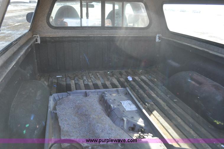 image for item G7185 1999 Dodge Dakota Club Cab pickup truck