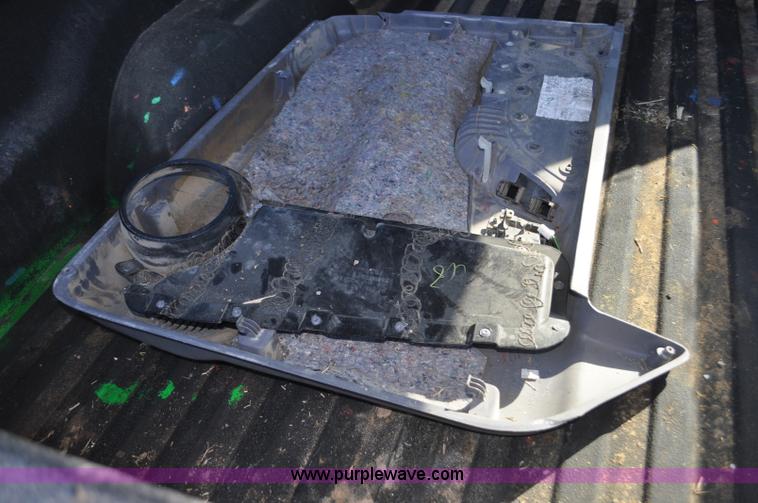 image for item G7185 1999 Dodge Dakota Club Cab pickup truck