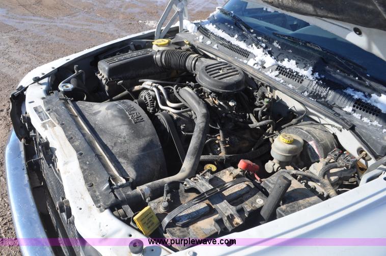 image for item G7185 1999 Dodge Dakota Club Cab pickup truck