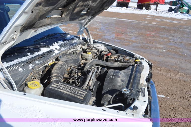 image for item G7185 1999 Dodge Dakota Club Cab pickup truck