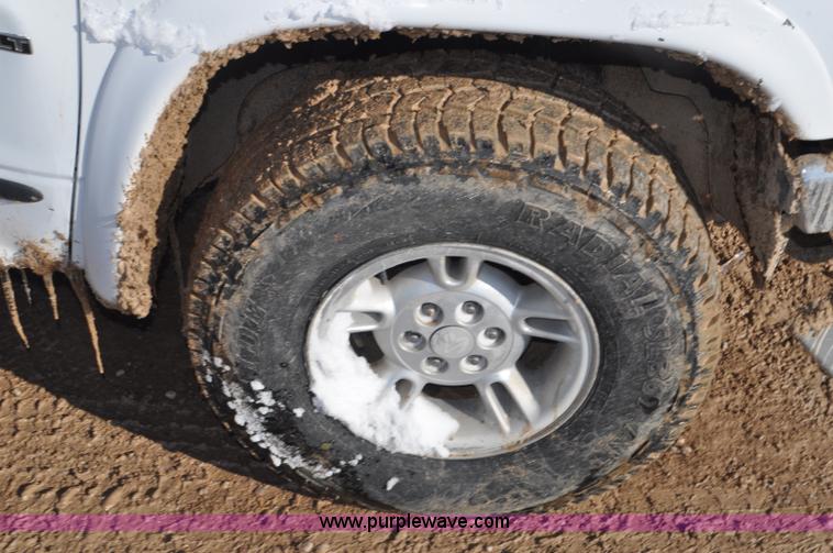 image for item G7185 1999 Dodge Dakota Club Cab pickup truck