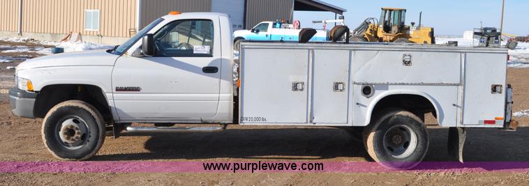 image for item G7195 2001 Dodge Ram 3500 utility truck