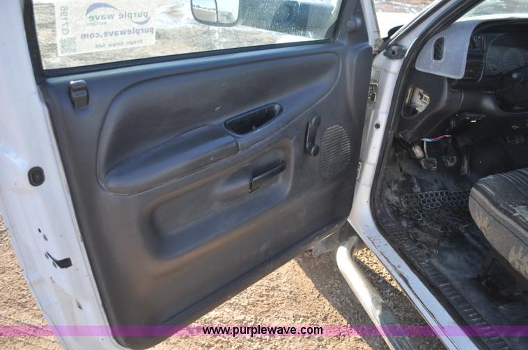 image for item G7195 2001 Dodge Ram 3500 utility truck