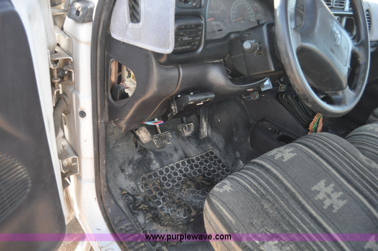 image for item G7195 2001 Dodge Ram 3500 utility truck