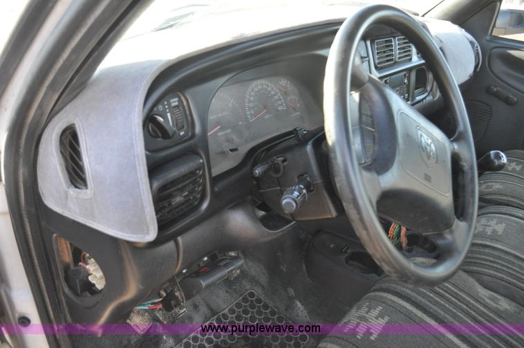 image for item G7195 2001 Dodge Ram 3500 utility truck