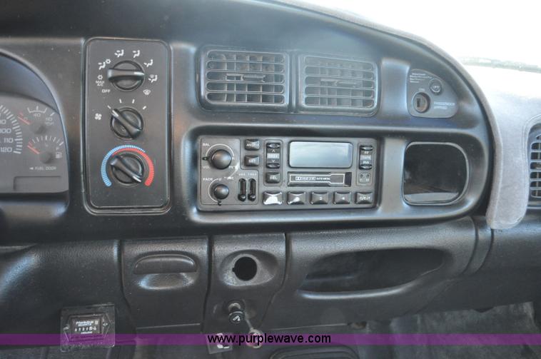 image for item G7195 2001 Dodge Ram 3500 utility truck