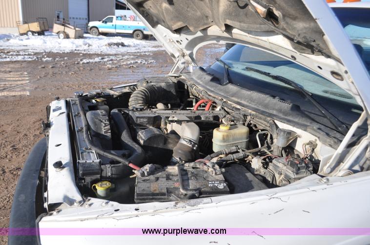 image for item G7195 2001 Dodge Ram 3500 utility truck