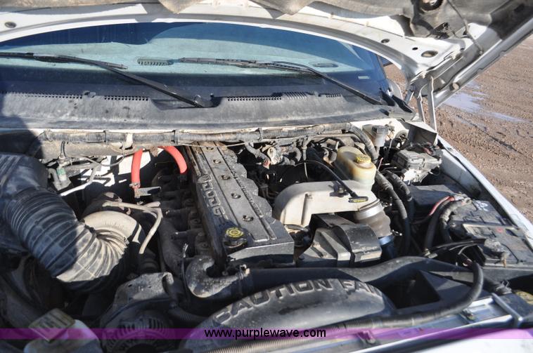 image for item G7195 2001 Dodge Ram 3500 utility truck