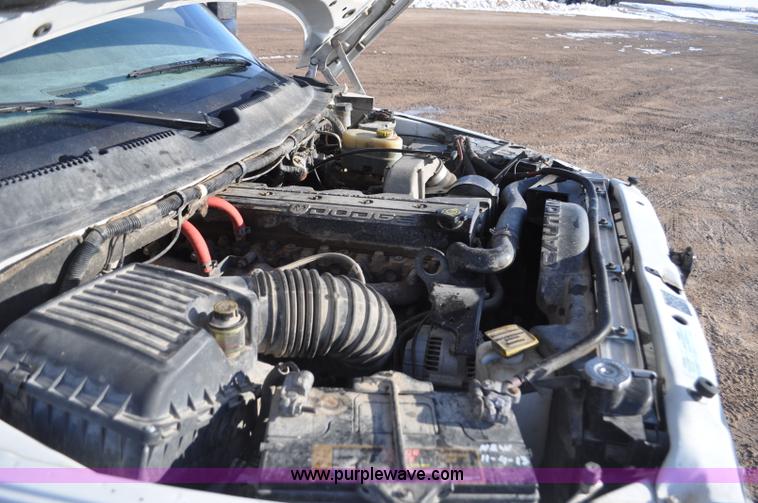 image for item G7195 2001 Dodge Ram 3500 utility truck