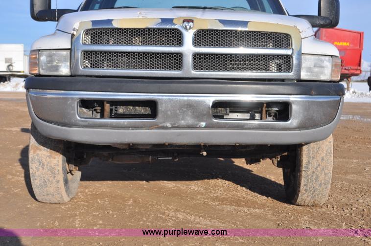 image for item G7195 2001 Dodge Ram 3500 utility truck