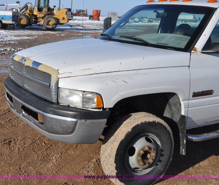 image for item G7195 2001 Dodge Ram 3500 utility truck