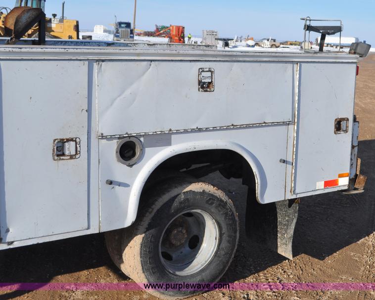 image for item G7195 2001 Dodge Ram 3500 utility truck